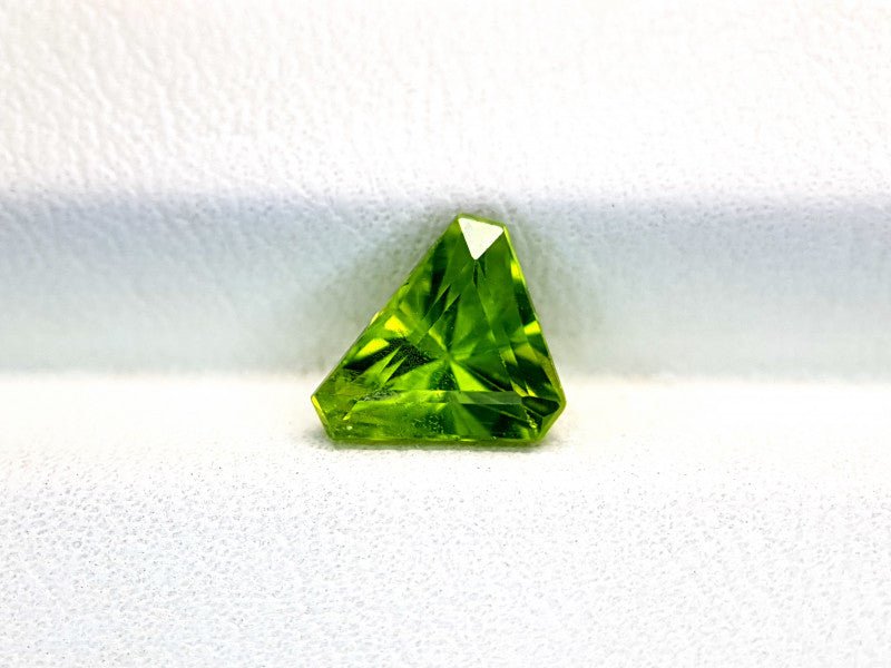 Natural Peridot 1.85 ct – Green, Trilliant Cut, Untreated