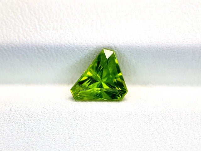 Natural Peridot 1.85 ct – Green, Trilliant Cut, Untreated