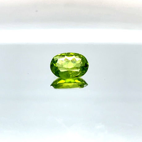 Natural Peridot 3.20 ct – Green, Oval Cut, Untreated