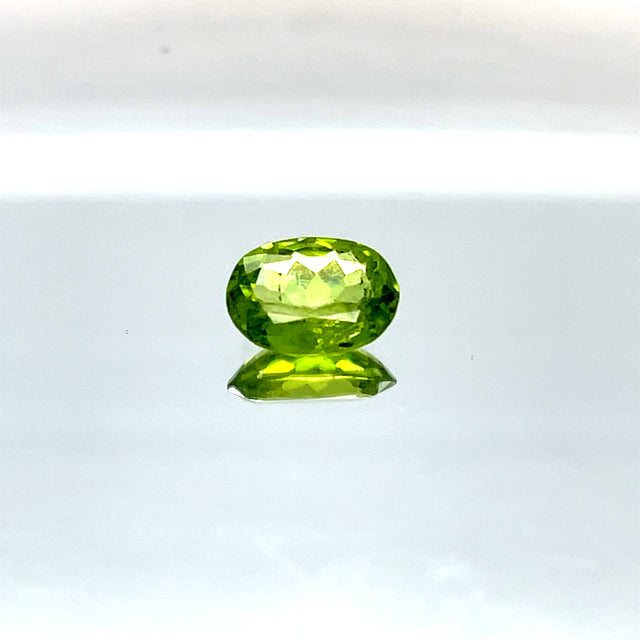Natural Peridot 3.20 ct – Green, Oval Cut, Untreated