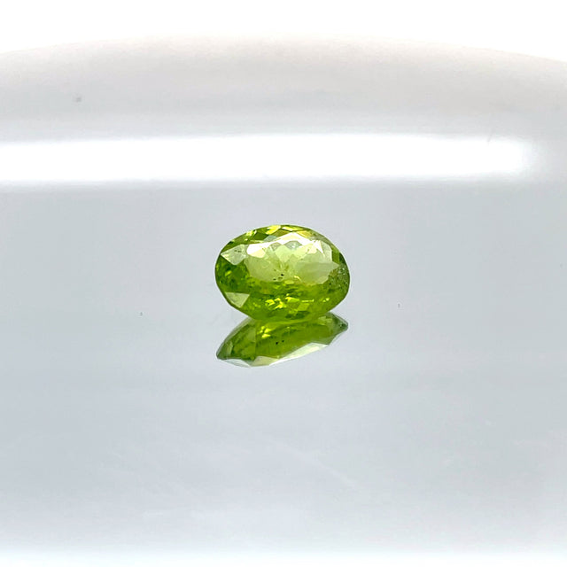 Natural Peridot 4.45 ct – Green, Oval Cut, Untreated