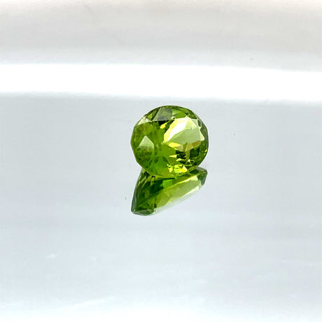 Natural Peridot 4.95 ct – Green, Oval Cut, Untreated
