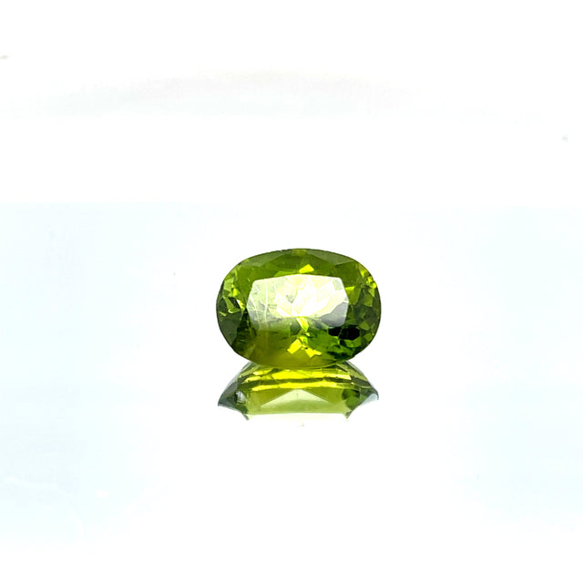 Natural Peridot 6.80 ct – Green, Oval Cut, Untreated
