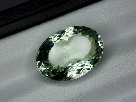 Natural Prasiolite 11.00 ct – Green Amethyst, Oval Cut, Untreated