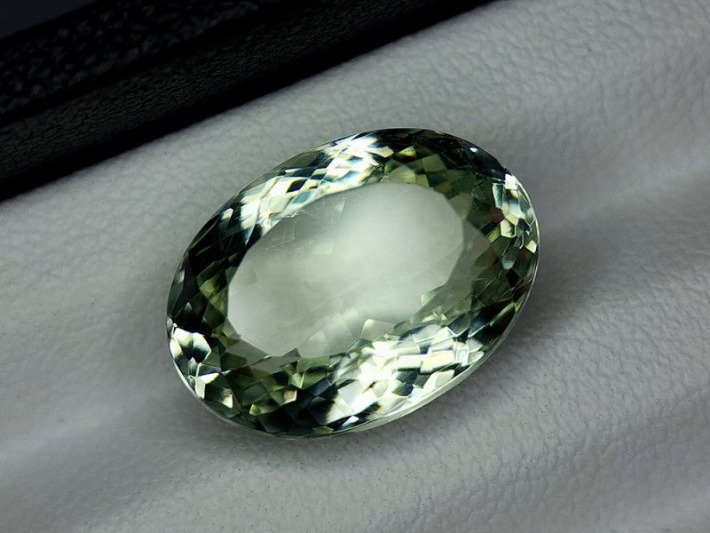 Natural Prasiolite 11.00 ct – Green Amethyst, Oval Cut, Untreated