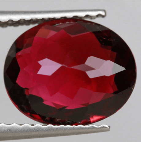 Natural Red Tourmaline 2.30 ct – Oval Cut, ČGL Certified