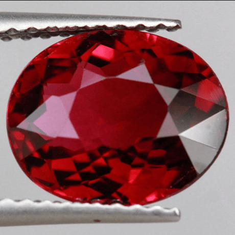 Natural Red Tourmaline 2.30 ct – Oval Cut, ČGL Certified