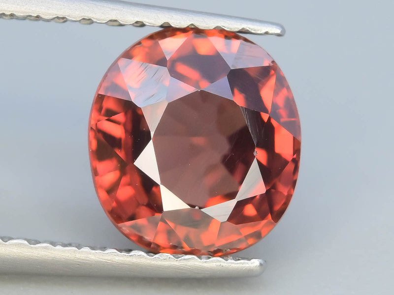 Natural Red Zircon 2.50 ct – Oval Cut, Untreated