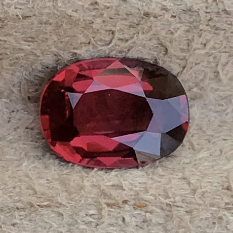 Natural Rhodolite Garnet 1.10 ct – Oval Cut, Untreated