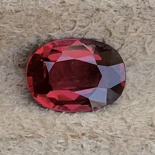 Natural Rhodolite Garnet 1.10 ct – Oval Cut, Untreated