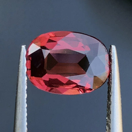 Natural Rhodolite Garnet 1.10 ct – Oval Cut, Untreated