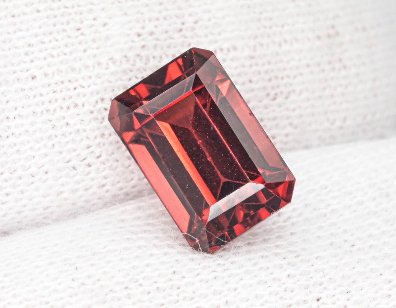 Natural Rhodolite Garnet 3.10 ct – Octagonal Cut, Untreated
