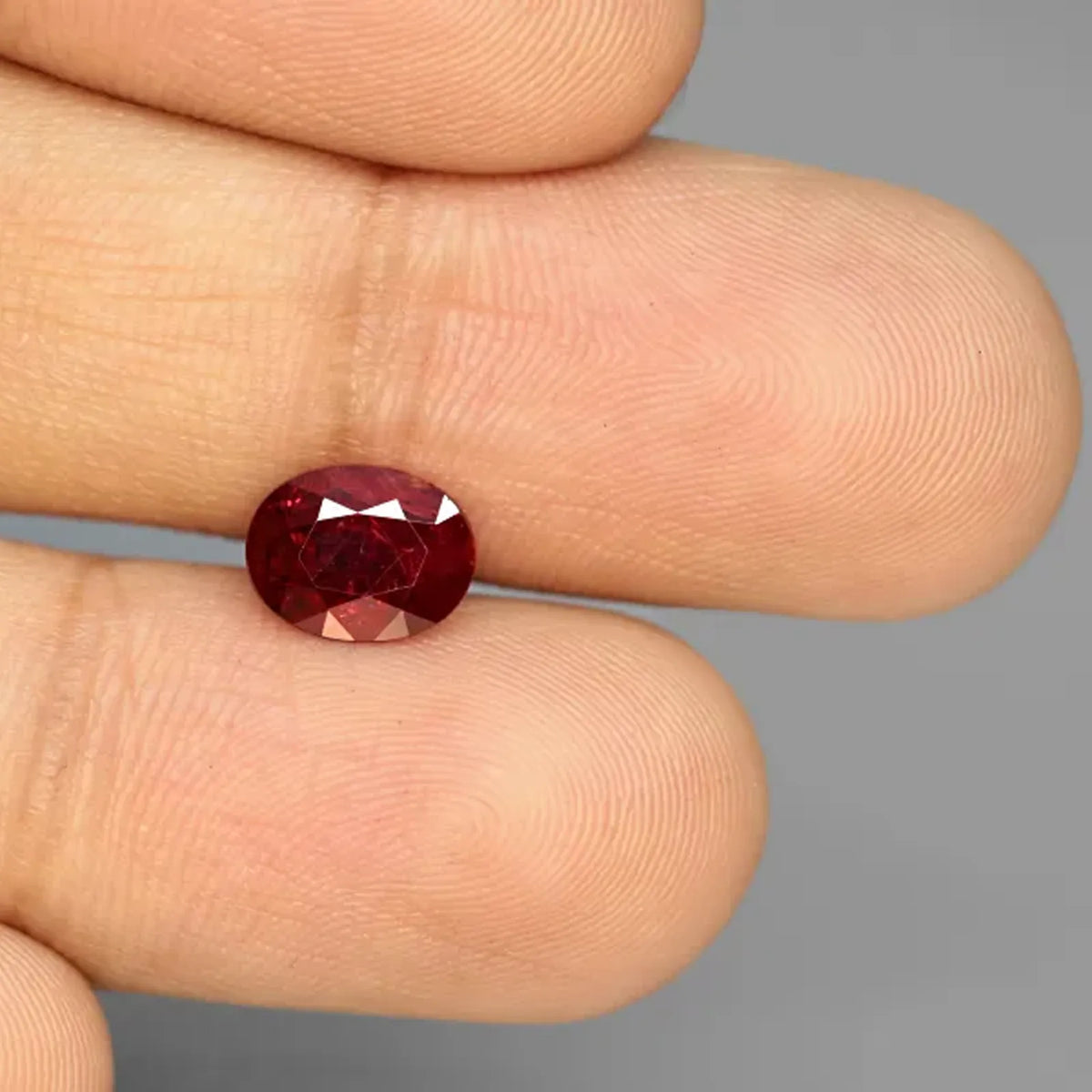 Natural ruby, pigeon blood, oval cut, 2.13 ct, loose gemstone, view 4.
