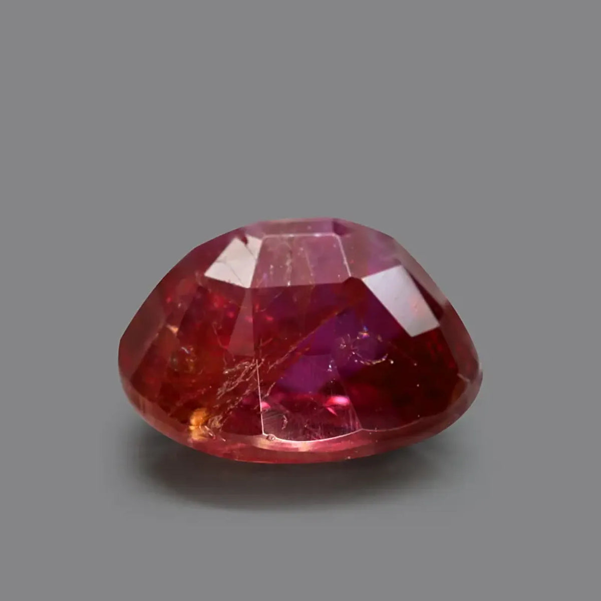 Natural ruby, pigeon blood, oval cut, 3.12 ct, loose gemstone, view 2.