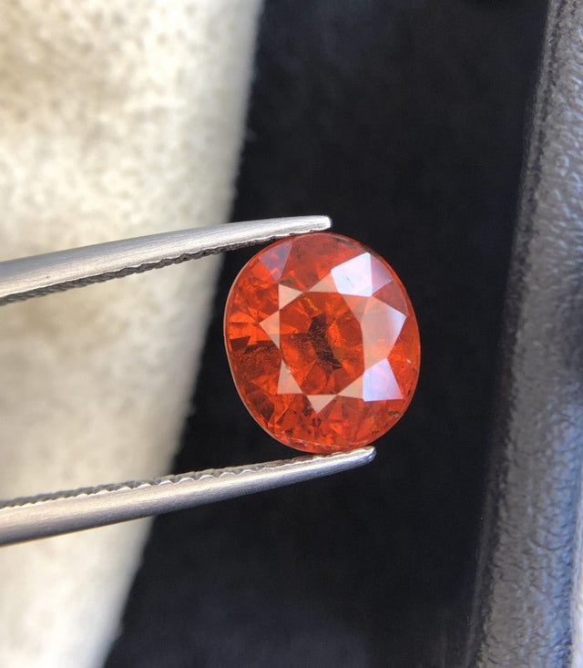 Natural Spessartite Garnet 4.80 ct – Oval Cut, Untreated