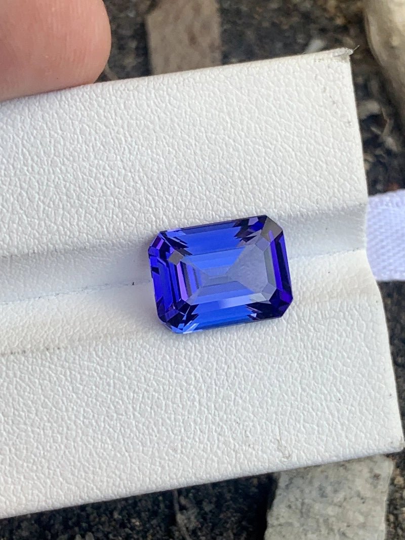 Natural Tanzanite 5.36 ct – Emerald Cut, Heated, GIA Certified