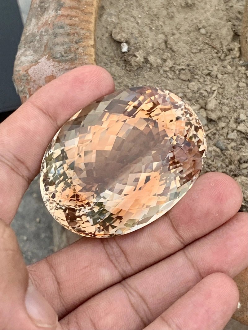 Natural Topaz - 691.50 ct / Rare Gemstone, Certificate ČGL