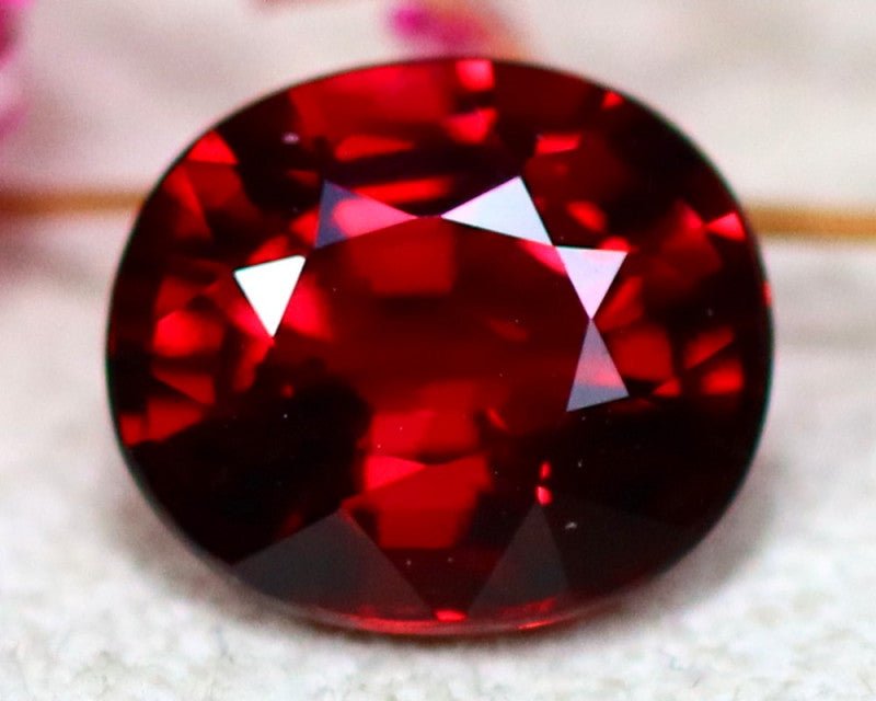 Natural Umbalite Garnet 2.12 ct – Oval Cut, Untreated