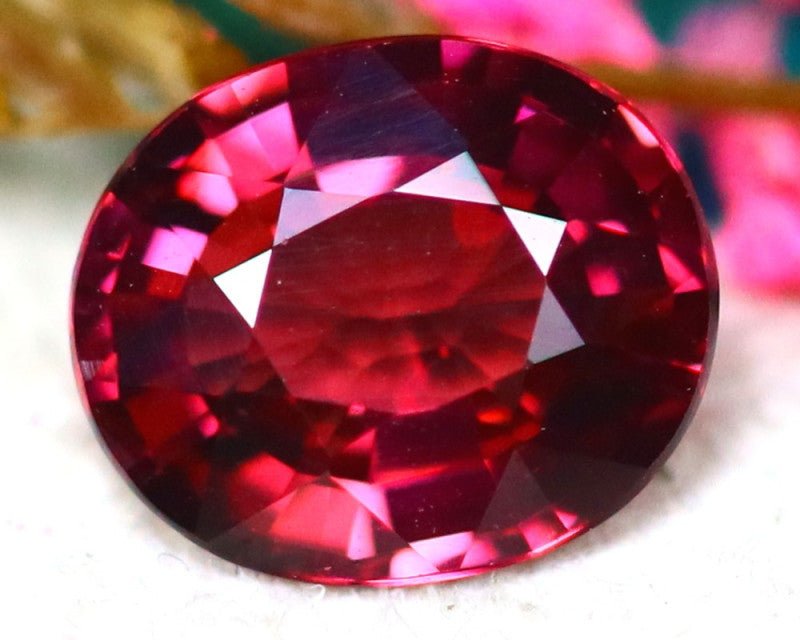 Natural Umbalite Garnet 2.20 ct – Oval Cut, Untreated