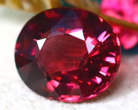 Natural Umbalite Garnet 2.20 ct – Oval Cut, Untreated