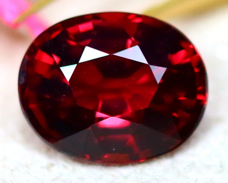 Natural Umbalite Garnet 2.50 ct – Oval Cut, Untreated