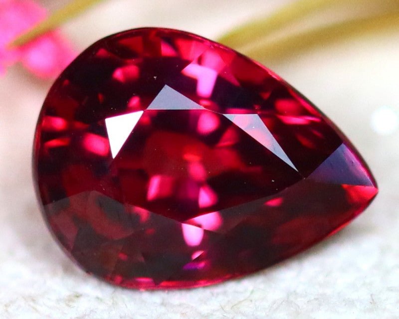 Natural Umbalite Garnet 2.55 ct – Pear Cut, Untreated