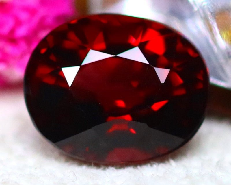 Natural Umbalite Garnet 2.66 ct – Oval Cut, Untreated
