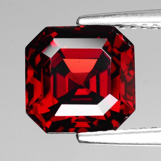 Natural Umbalite Garnet 4.71 ct – Asscher Cut, Untreated
