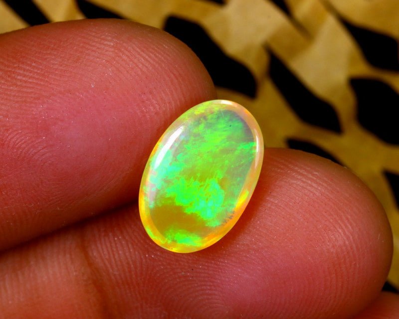 Natural Welo Opal 2.60 ct – Oval Cabochon, Untreated