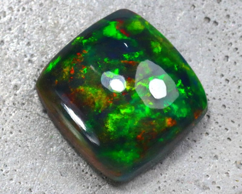 Natural Welo Opal 4.27 ct – Cabochon, Smoked