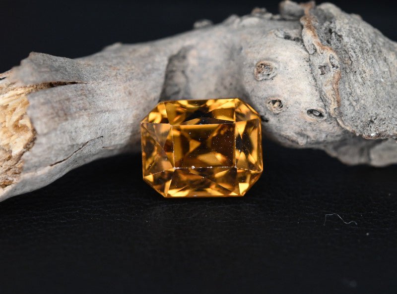 Natural Whiskey Honey Zircon 4.60 ct – Octagonal Cut, Untreated