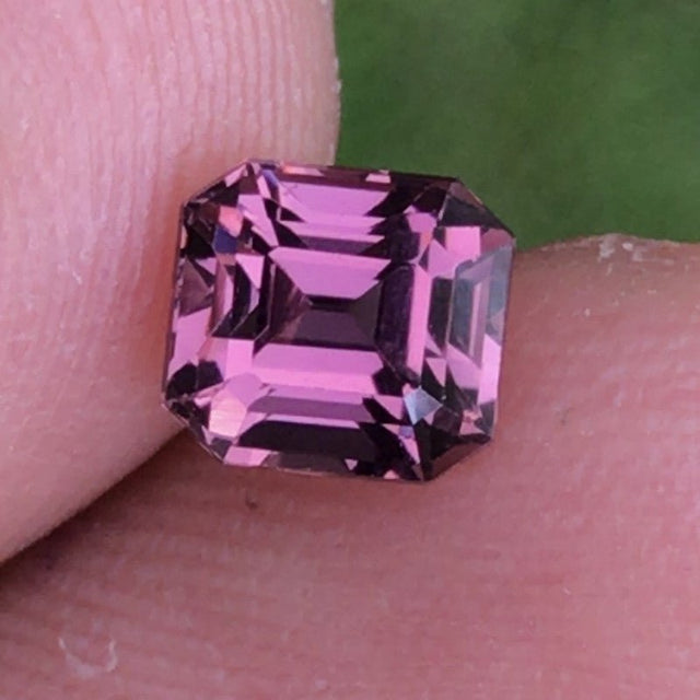 Pink Spinel 0.91 ct