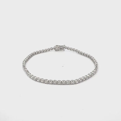 18K white gold tennis bracelet with 1.70 ct round diamonds