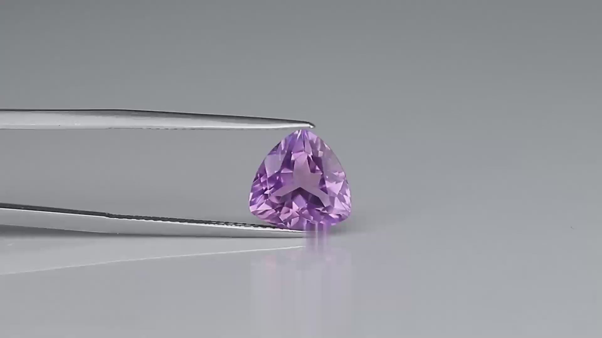 Natural Ametrine 3.30 carats, triangle cut, violet and yellow bi-color gemstone, untreated, GEMTRUE certified