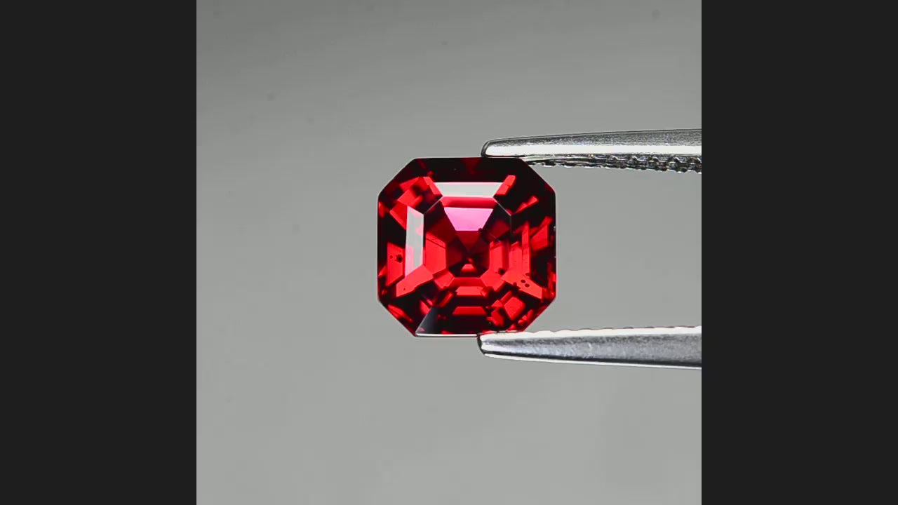 Natural umbalite garnet, 2.81 carats, Asscher cut, VVS clarity, untreated, red gemstone