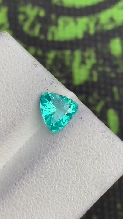 Natural apatite, 1.05 carats, trilliant cut, VVS clarity, untreated, neon blue color, Pakistan origin