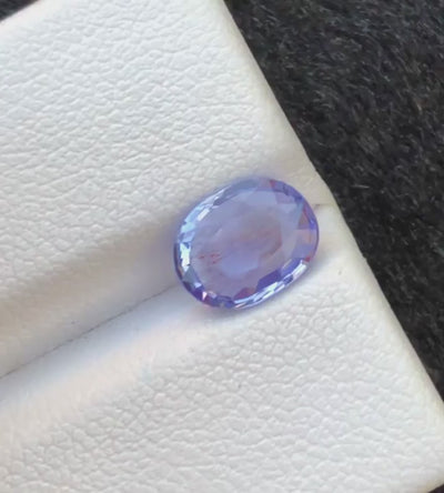Natural sapphire, 1.40 carats, oval cut, VVS clarity, untreated, light blue, from Sri Lanka