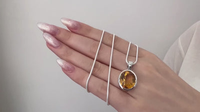 Silver pendant with 13.29 ct natural citrine, oval cut, vivid golden gemstone, untreated, VVS clarity, AGR certified, handcrafted jewelry