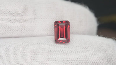 Natural rhodolite garnet, 3.10 carats, octagonal cut, VS clarity, untreated, red gemstone