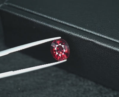 Natural spessartite garnet, 2.65 carats, oval cut, VS clarity, untreated, red gemstone