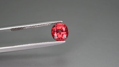 Natural garnet, 1.10 carats, round cut, VS–VVS clarity, untreated, pinkish red