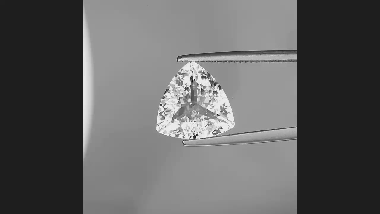 Natural goshenite, 4.58 carats, trillion cut, VVS clarity, untreated, colorless beryl