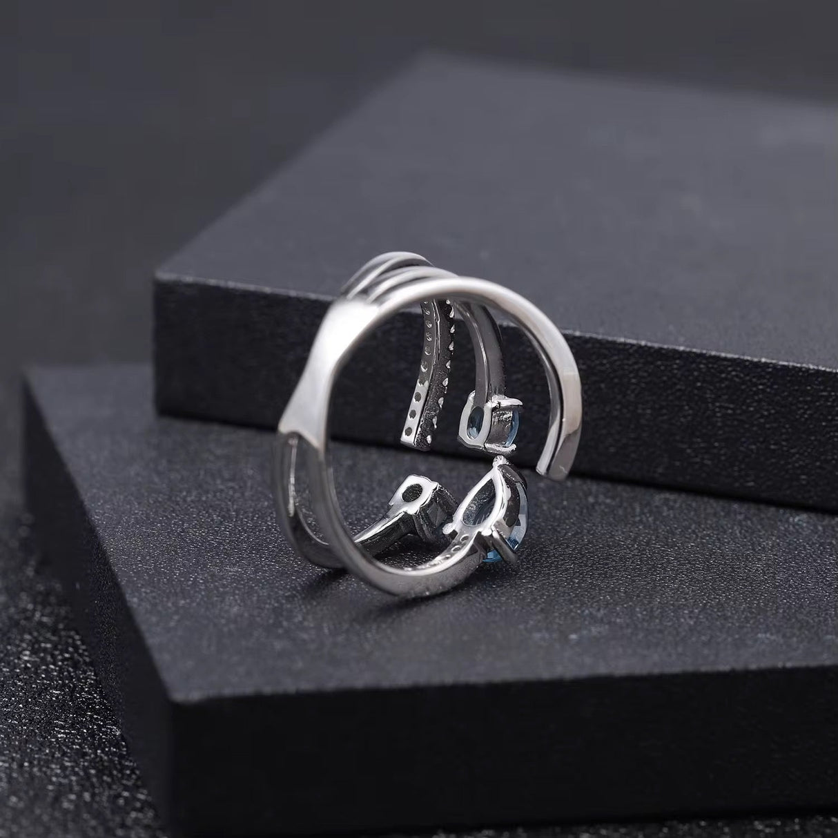 Resizable Silver Ring 0.87 ct London Blue Topaz