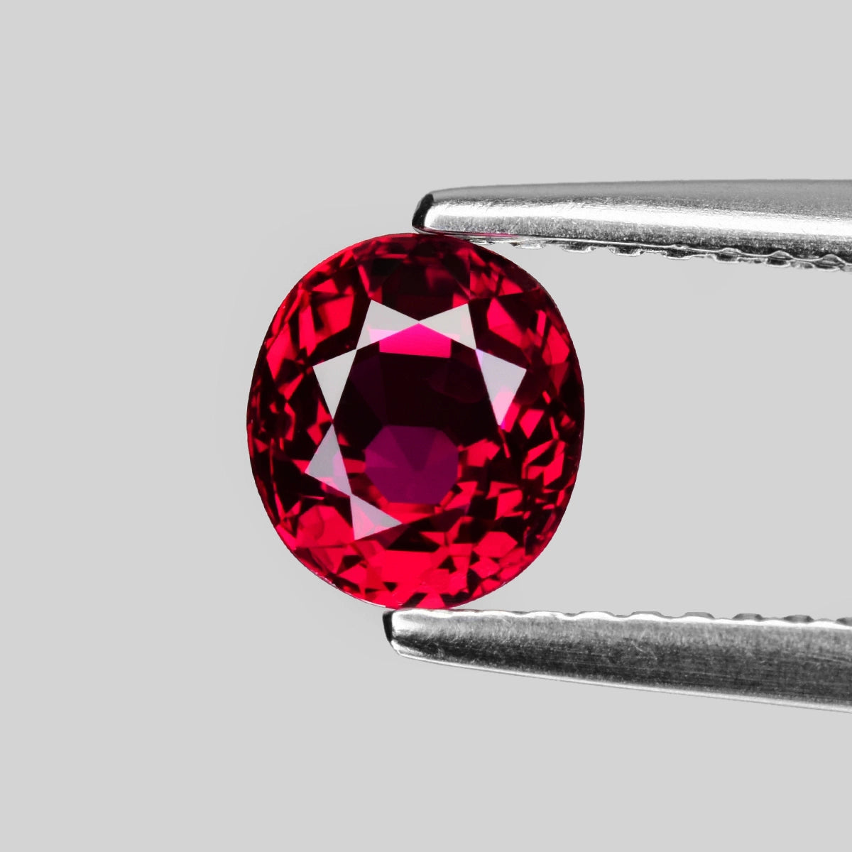 Natural Siam Ruby 1.35 ct – Oval Cut, Heated