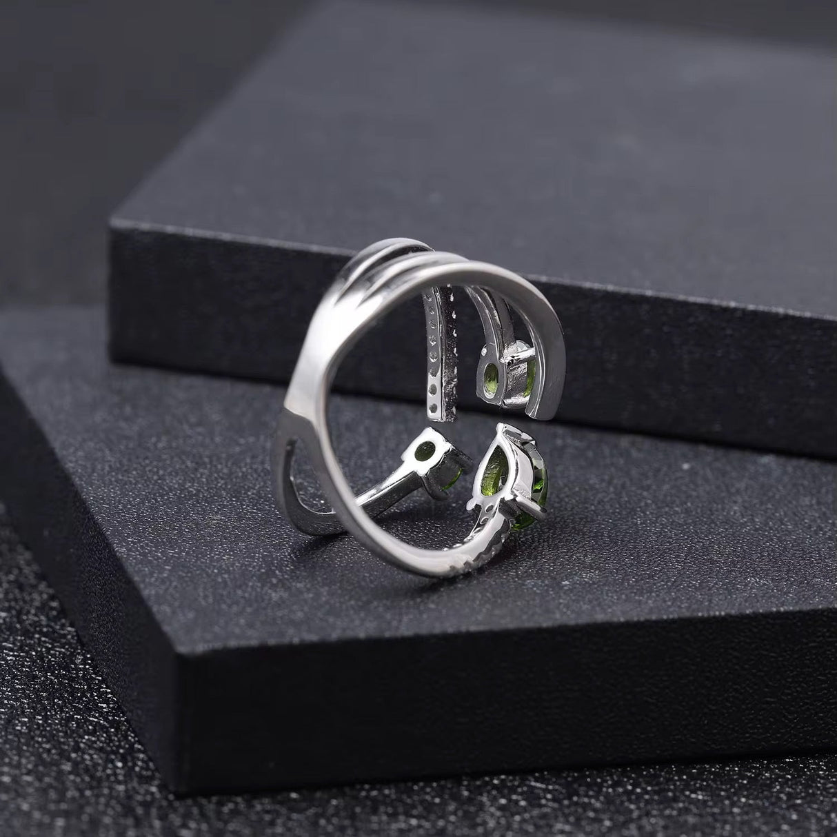 Silver 0.87 ct Chrome Diopside Resizable Ring