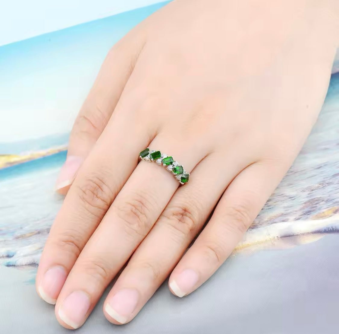 Silver 1.10 ct Chrome Diopside Ring