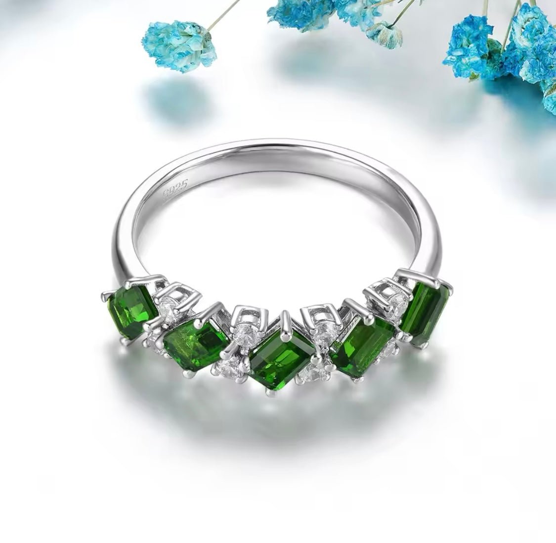 Silver 1.10 ct Chrome Diopside Ring