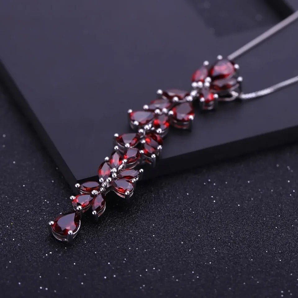 Silver 14.65 ct Garnet Pendant
