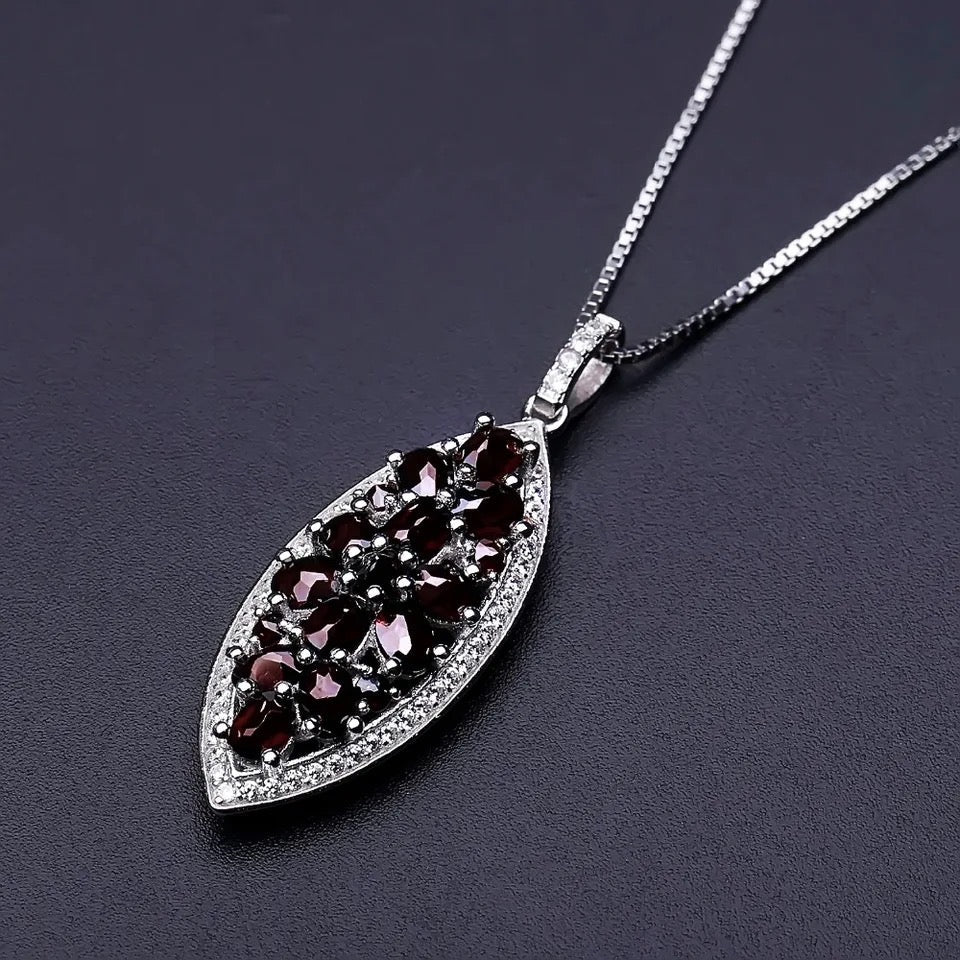 Silver 1.93 ct Garnet Pendant