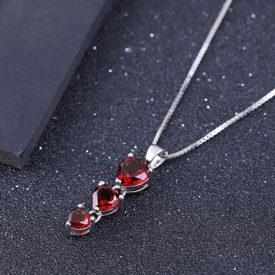 Silver 2.87 ct Garnet Pendant